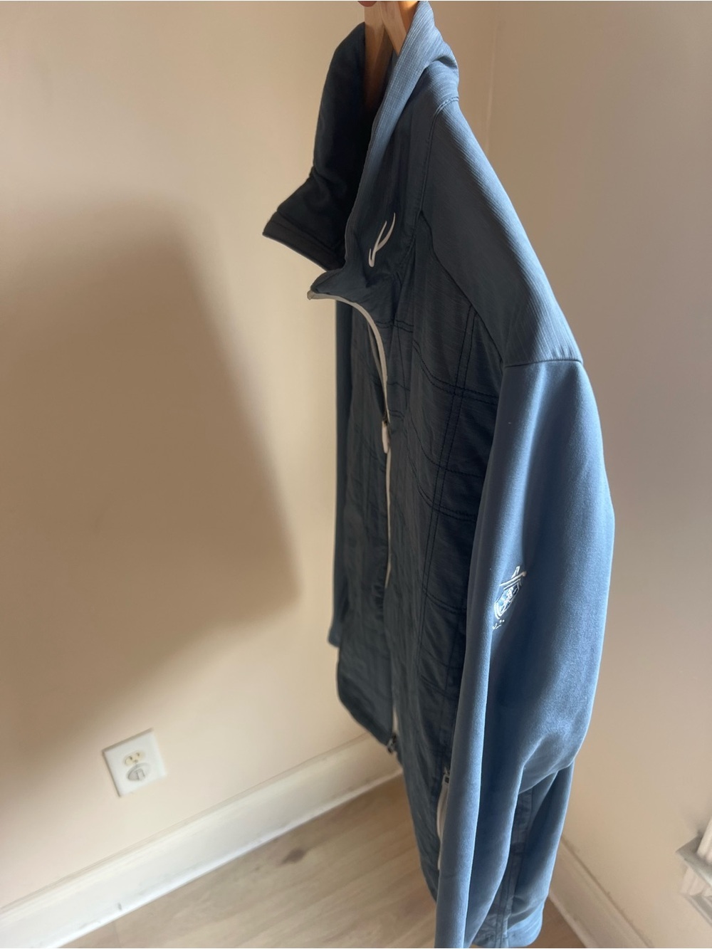 $350 KJUS zip up, golf apparel, Camargo Golf & CC. New. Size XL